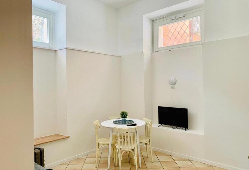 חדר אקונומי, Eccelso Suites