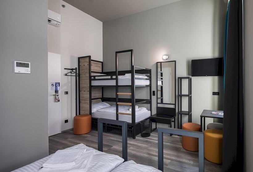 Camera Quadrupla Standard, A&o Hostel Firenze Campo Di Marte