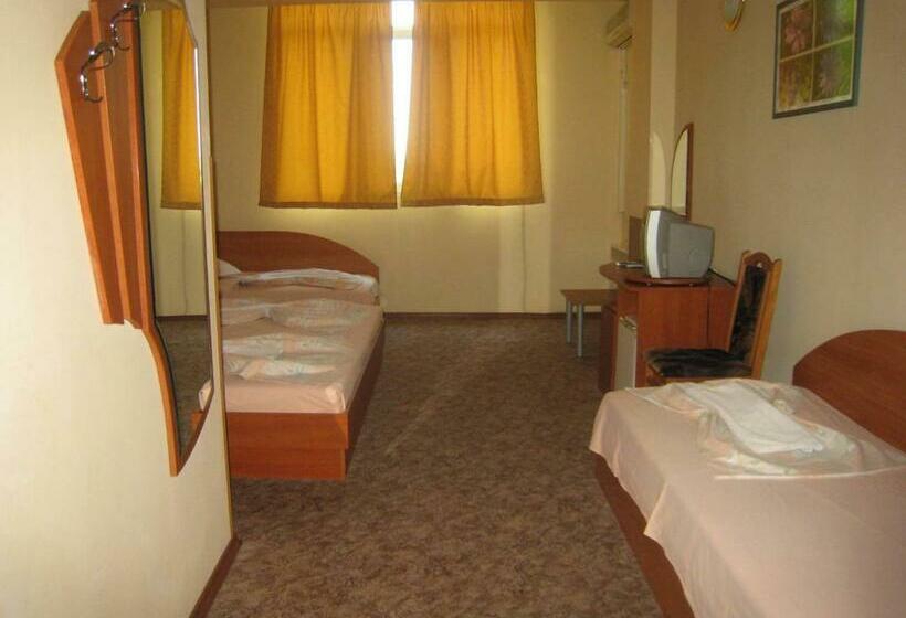 4인용 스탠다드 룸, Family Hotel Familya