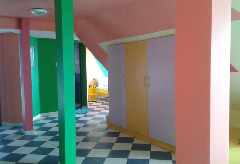 Люкс Вид на Море, The Colourful Mansion