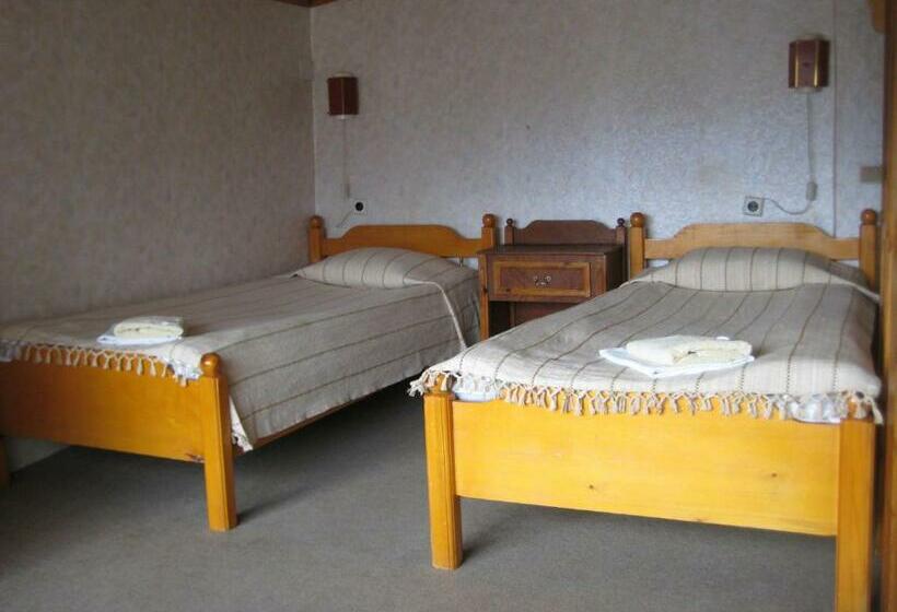 Quarto Estandar Banheiro Compartilhado, Tihiat Kat