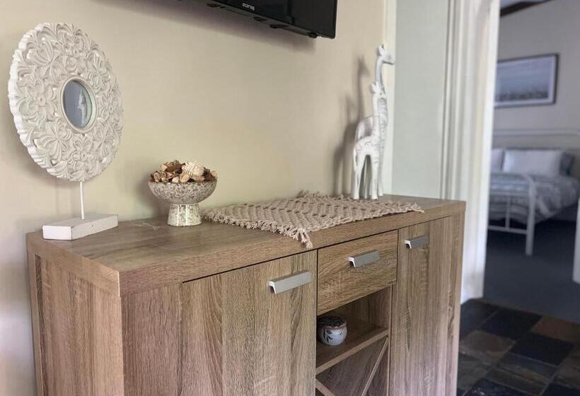 Семейный Номер, Colonial Village Resort