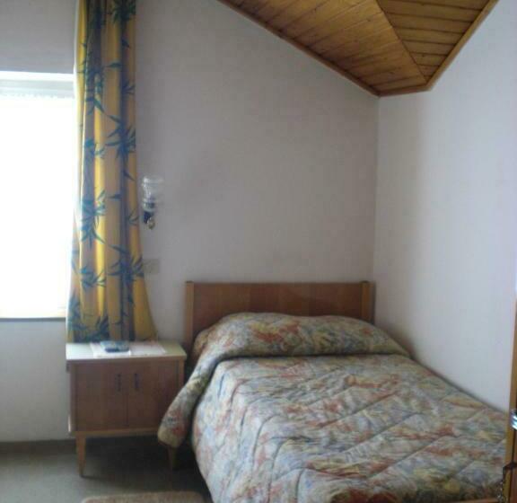 اتاق استاندارد یک تخته با سرویس بهداشتی مشترک, B&b Rosalpina