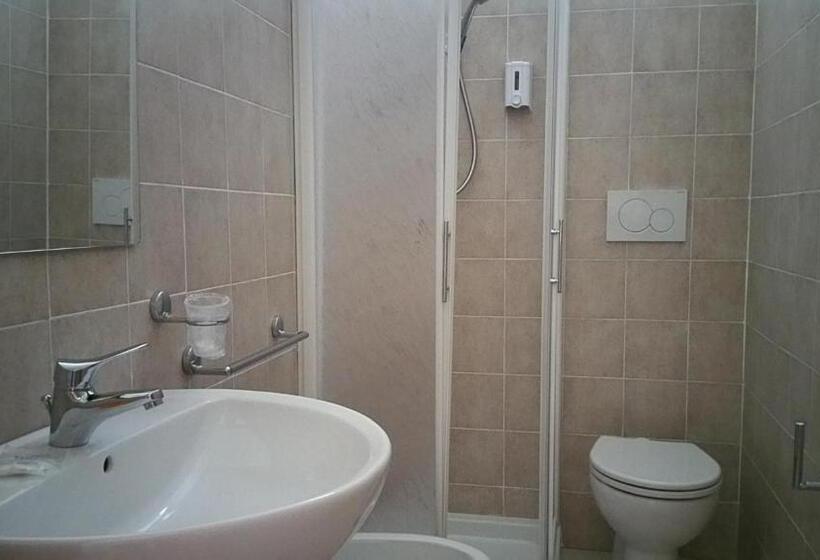 חדר סטנדרט לארבעה, Agrialbergo Capalbio