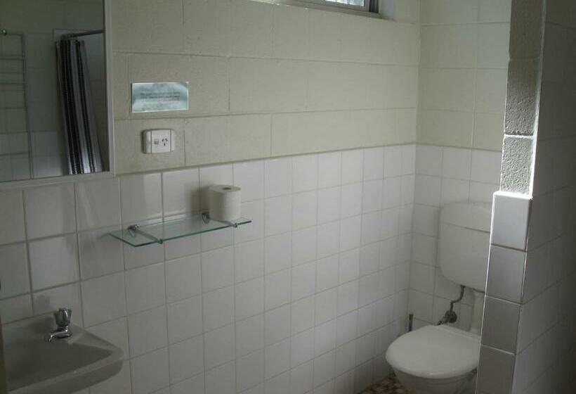 Семейный Номер, Sunburst Motel