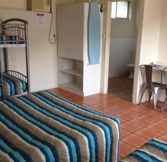 Семейный Номер, Sunburst Motel