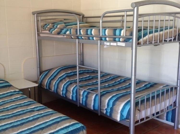 Семейный Номер, Sunburst Motel