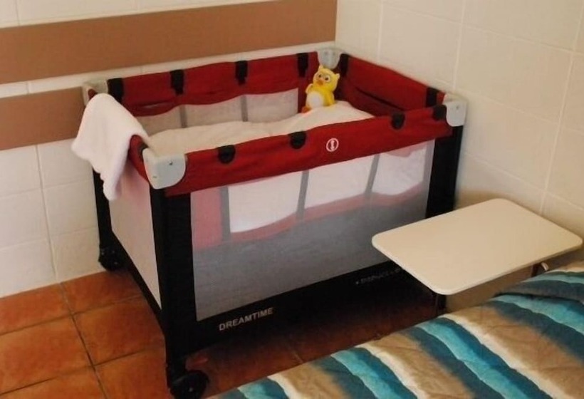 Семейный Номер, Sunburst Motel