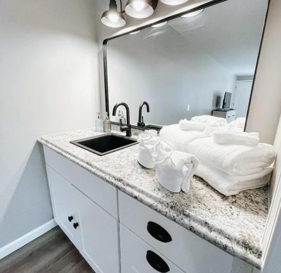 标准工作室, Wildflower Room At The Trailblazer Unit 13