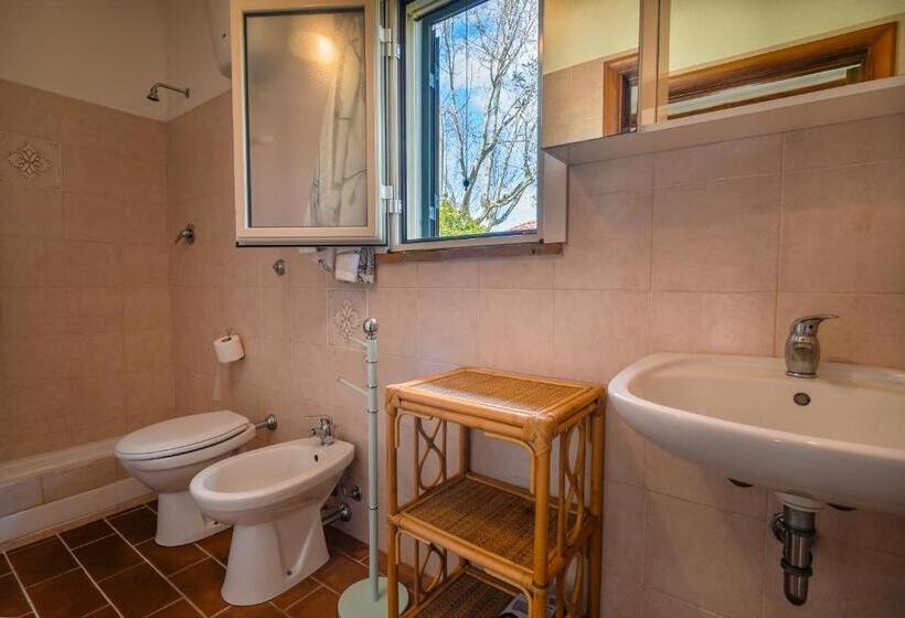 اتاق استاندارد اینتریور, Agriturismo Il Poderino