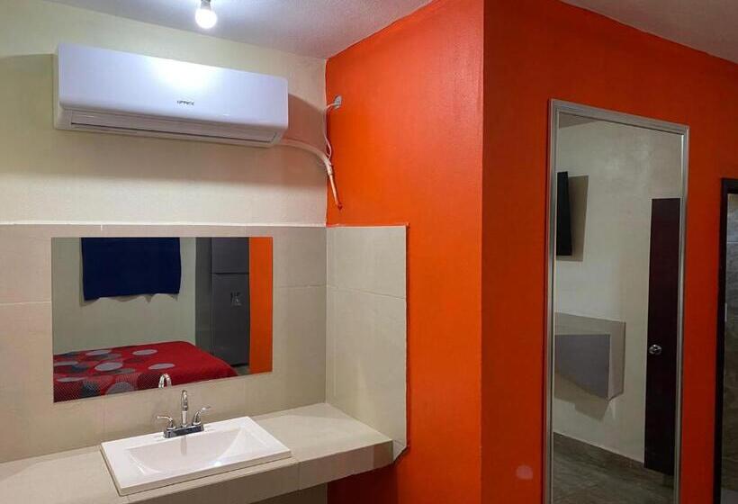 Номер Deluxe, Roger Inn Mazatlán