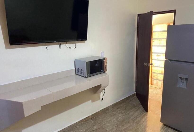 Трехместный Номер Deluxe, Roger Inn Mazatlán