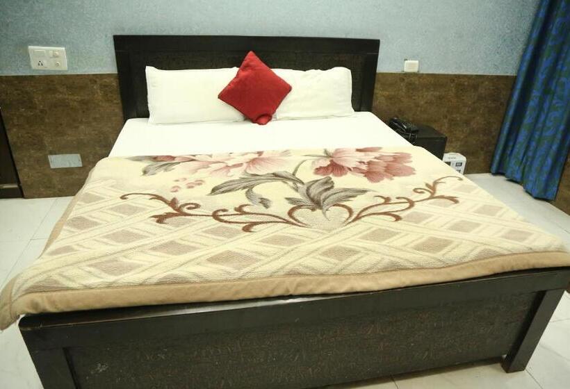 اتاق استاندارد, Mid City Hotel & Resto