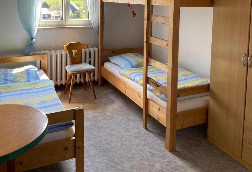 חדר בסיסי, Monteurzimmer Alte Schule Heberndorf 1