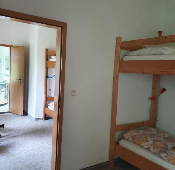 חדר סטנדרד יחיד חדר אמבטיה משותף, Monteurzimmer Alte Schule Heberndorf 1