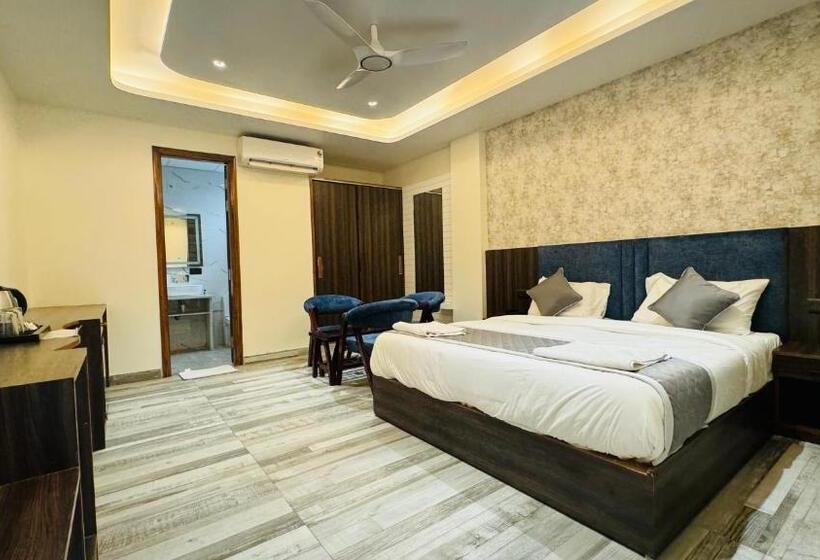 Номер Deluxe, Raksha Suites & Banquet Greater Noida