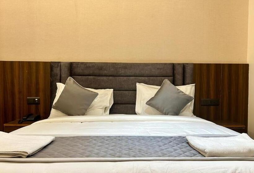 Номер Deluxe, Raksha Suites & Banquet Greater Noida