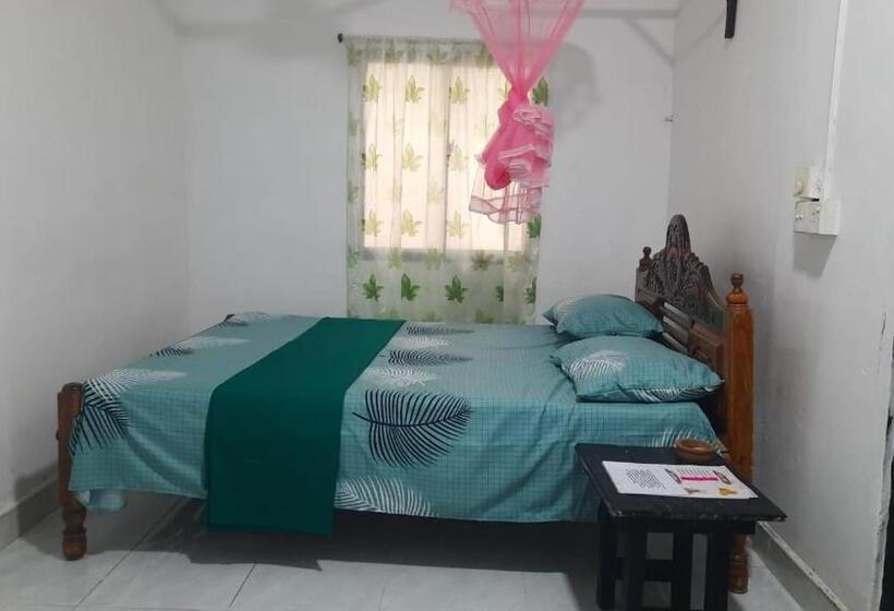 Номер Стандарт, Kanthi Guest Inn