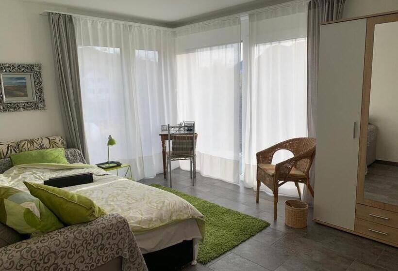 Номер Стандарт Вид на Бассейн, Chez Svanette B&b Villa Sonnglück