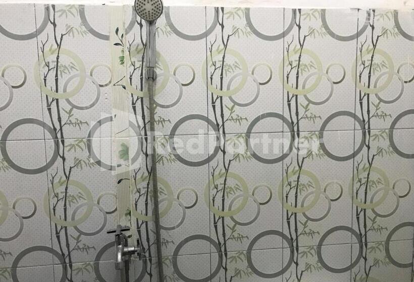 Номер Стандарт Индивидуальный, Lh101 Guest House Syariah Near Makam Sunan Bonang Redpartner