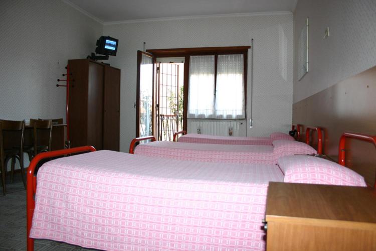 标准三人间, Albergo Anna