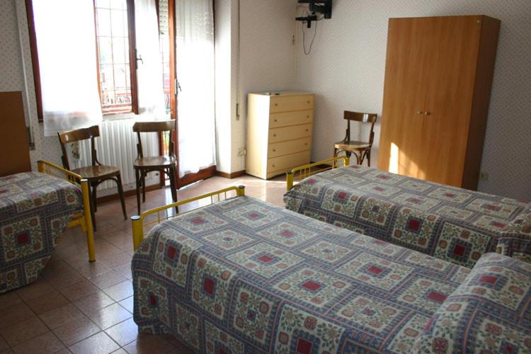 标准三人间, Albergo Anna