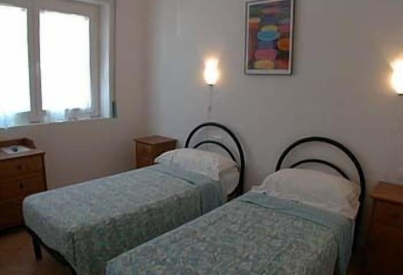اتاق استاندارد, Luana