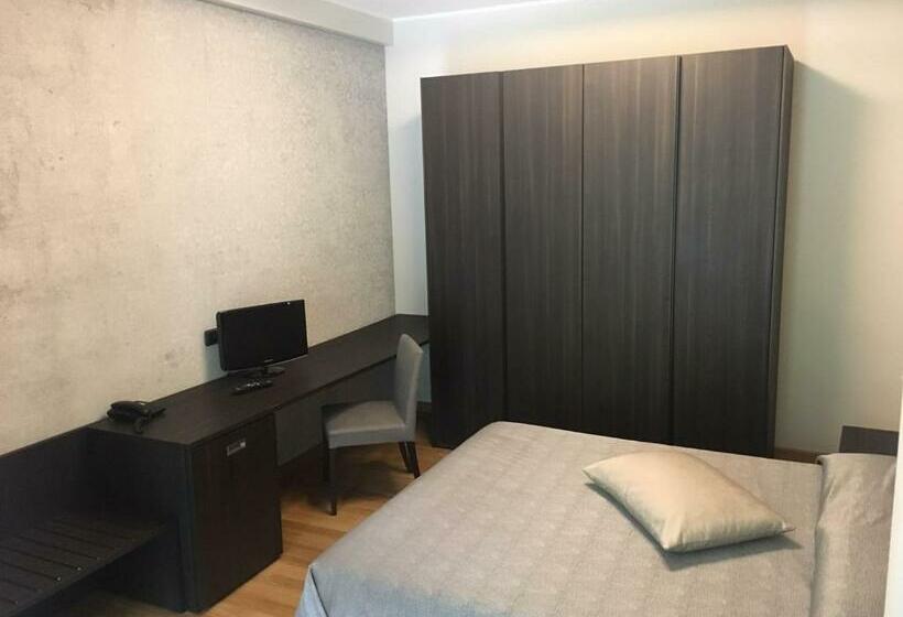 Номер Стандарт, Maloia