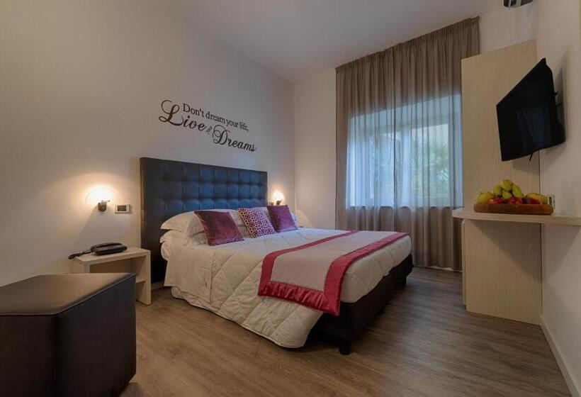Romantic Room, Rombino