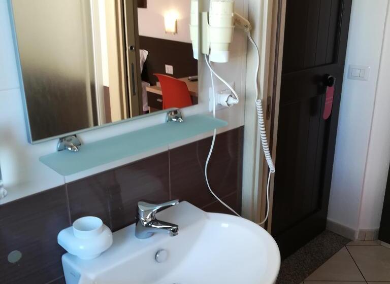 バルコニー付きスタンダードトリプルルーム, La Locanda Del Mare B&b