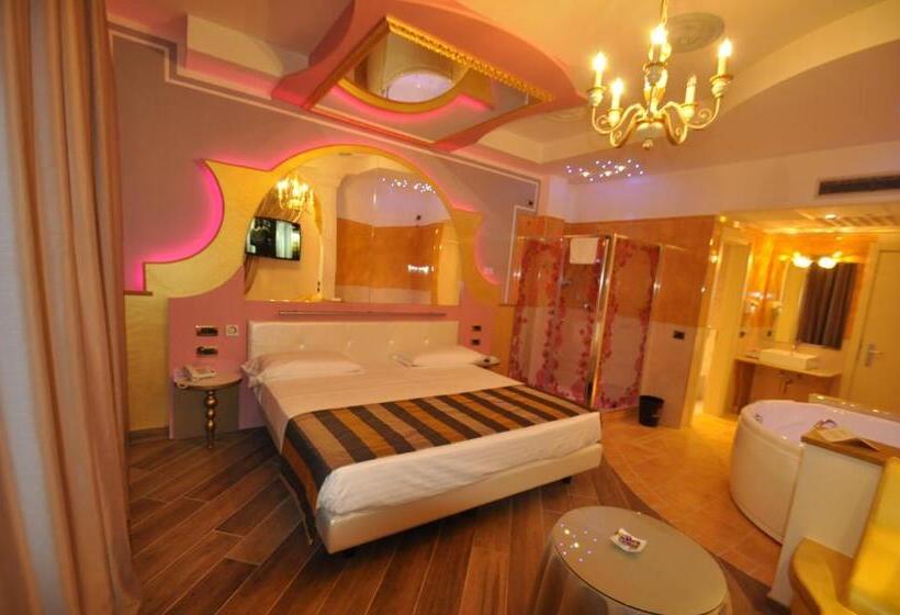 جناح مزود بجاكوزى, Motel 2