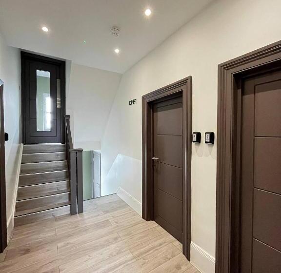 Студия Стандарт, Apt 03 Beachside Beauty Central Studio Steps From Cafes