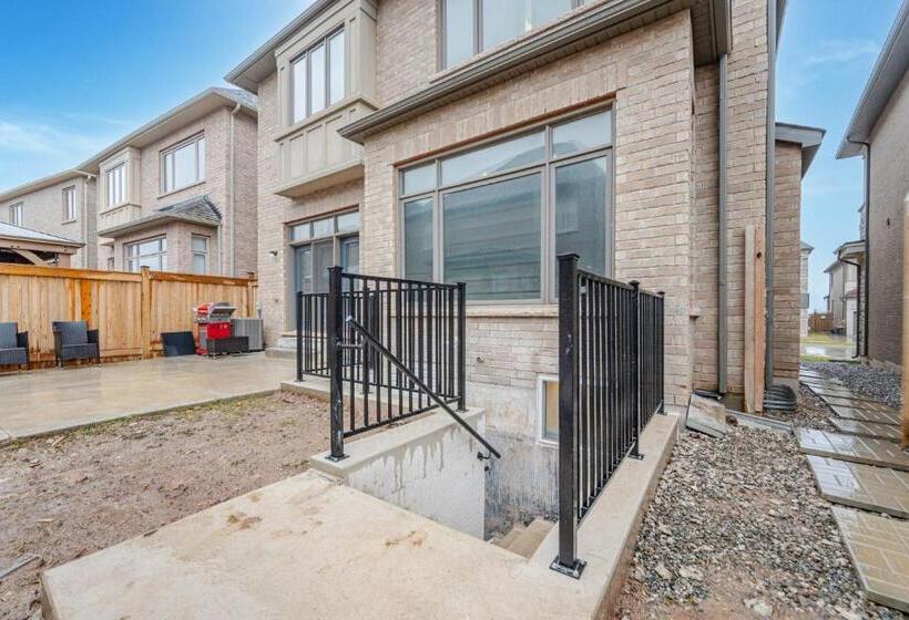 Номер Стандарт, Private Basement Bedrooms In Oakville