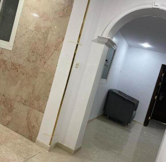 Quarto Familiar, فندق العز بيتي