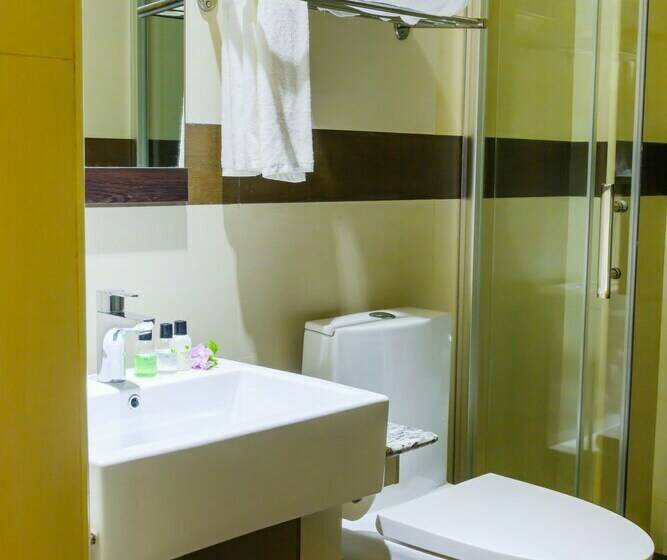 Quarto Superior, Clear Sky Inn