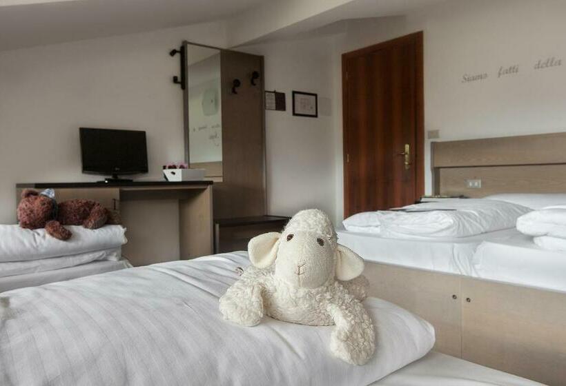 חדר סטנדרט לארבעה, Scoiattolo