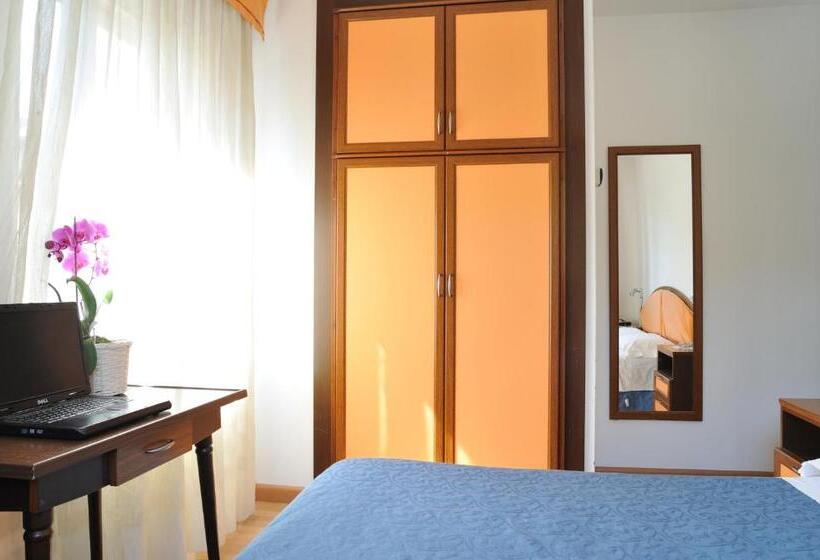 Классический Номер, Sole Holiday
