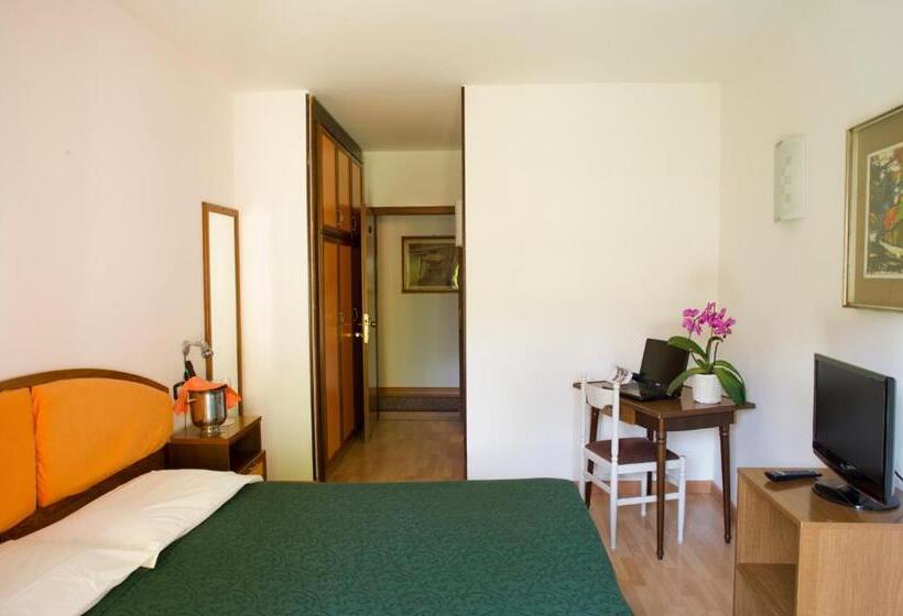 Classic room with balcony, Sole Holiday