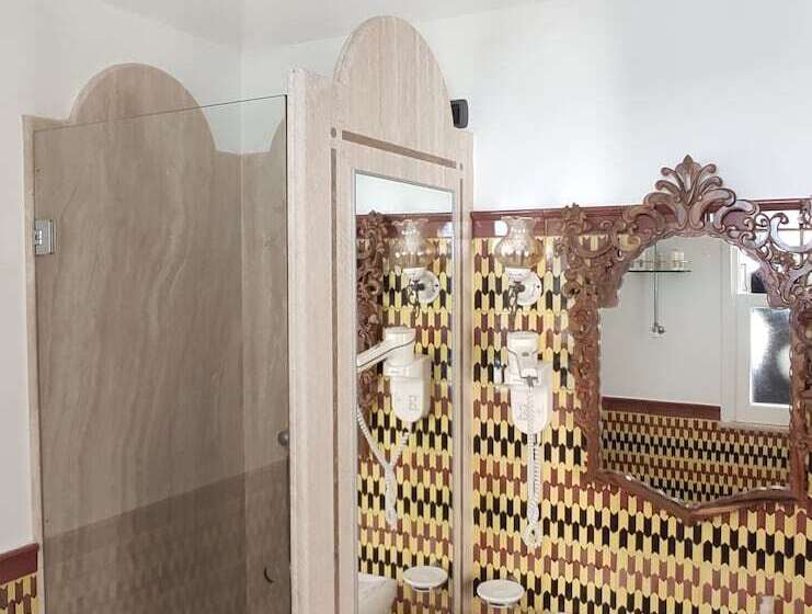 Quarto Estandar, Taverna Del Capitano