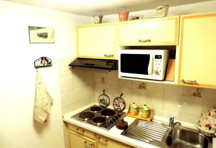 استودیوی استاندارد, Residence Covalou