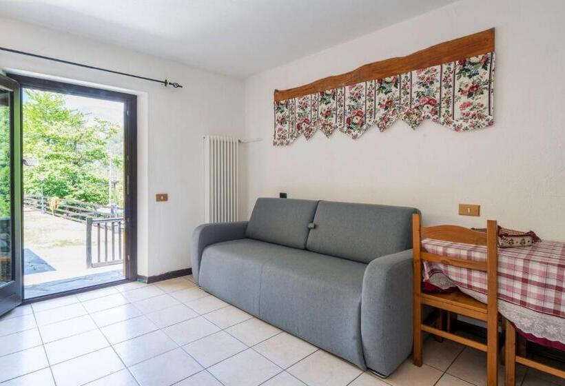 استودیوی استاندارد, Residence Covalou