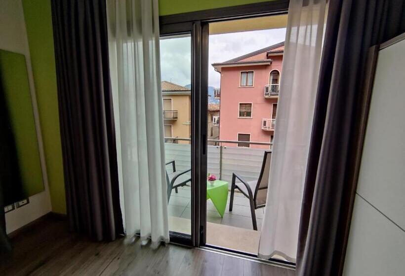 Семейные Апартаменты, Gardesana Active Apartments