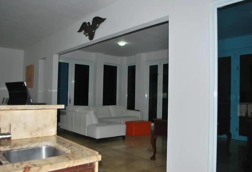 اتاق لوکس, Manati World Point Inn