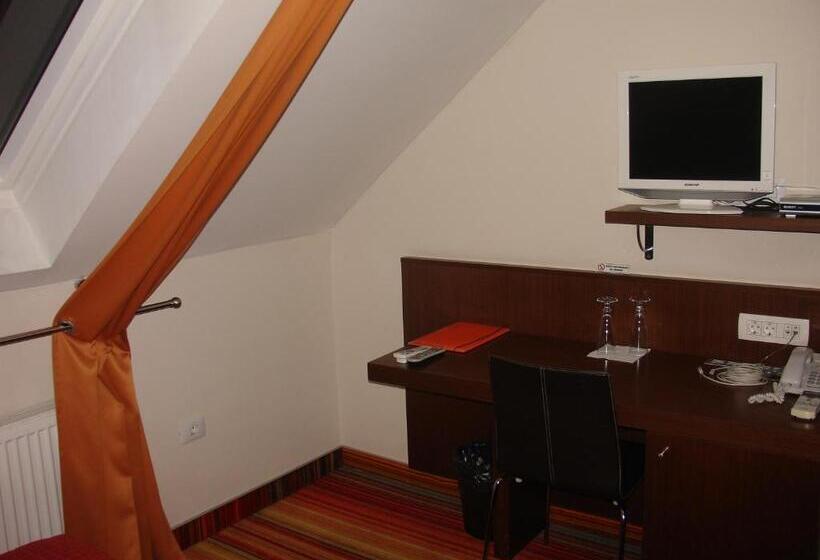 اتاق 4 خوابه, B&b Janežič