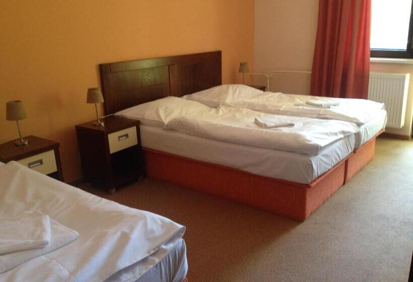 스위트, Garni Hotel Cosmopolitan