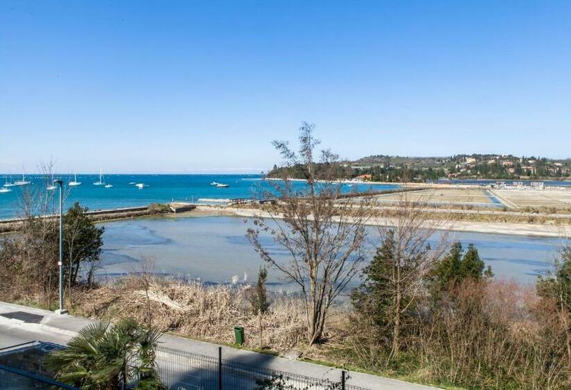 اتاق استاندارد با چشم‌انداز دریا, Lavender  Oleander Resort
