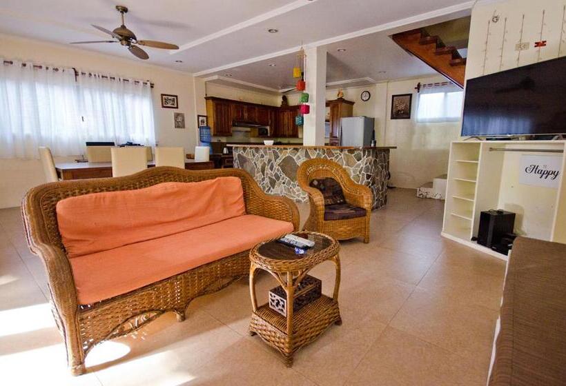 ویلای 2 خوابه, Mike's Dauin Dive Resort