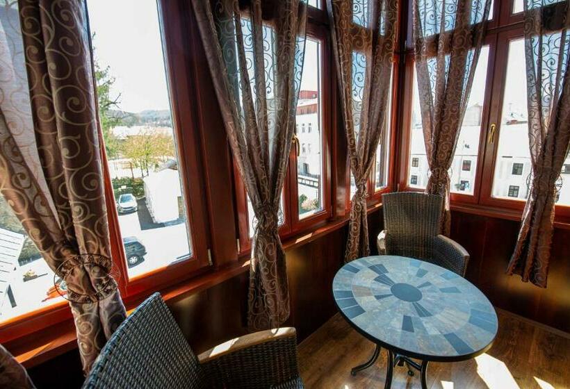 Suite, Kuria
