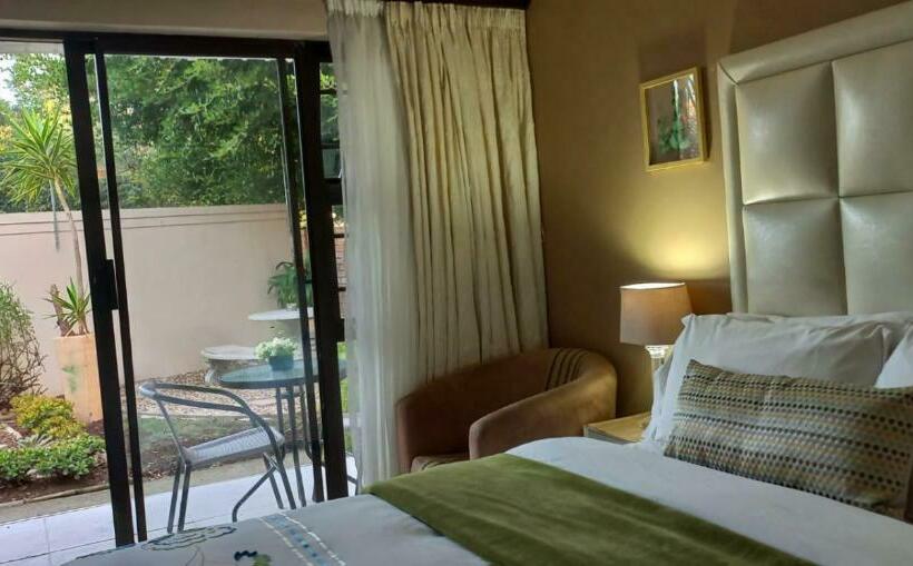 اتاق استاندارد, Bhotani On Bax