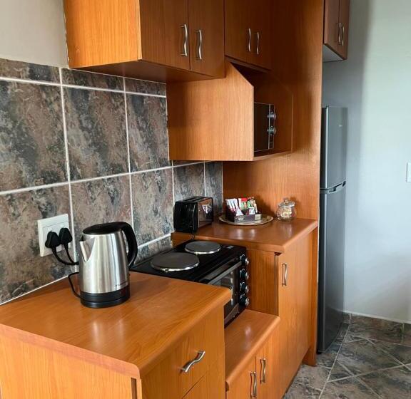 Студия Стандарт, Benri B&b & Selfcatering